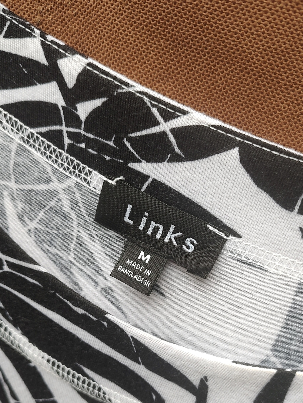 Links/ Black& White Top - Picture 7 of 10